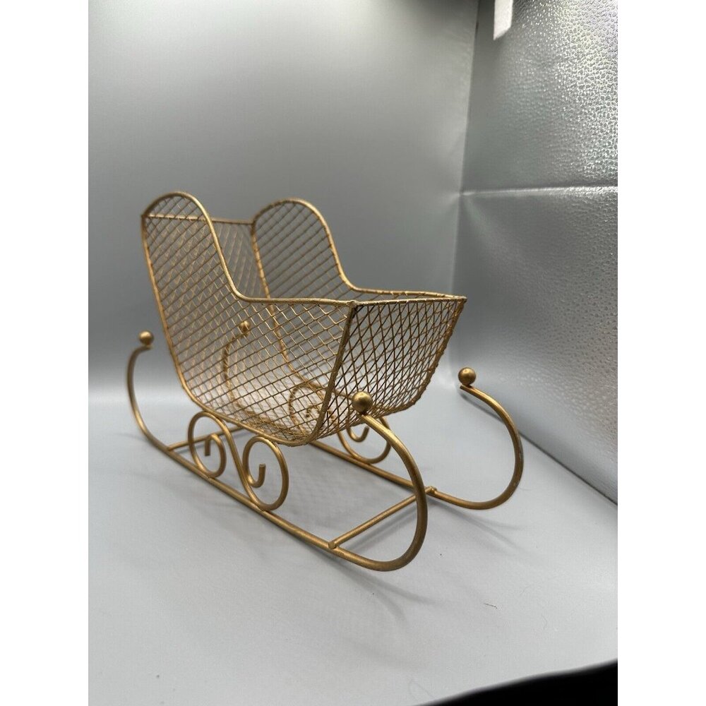 Vtg Gold tone Wire Metal Christmas Holiday Sleigh Decoration Basket Xmas 11” X 7